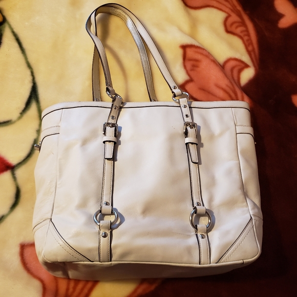 Coach Light Cream Leather Tote Bag - Picture 2 of 8